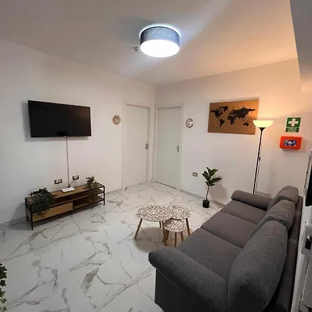 Old Port La Marina - Luna